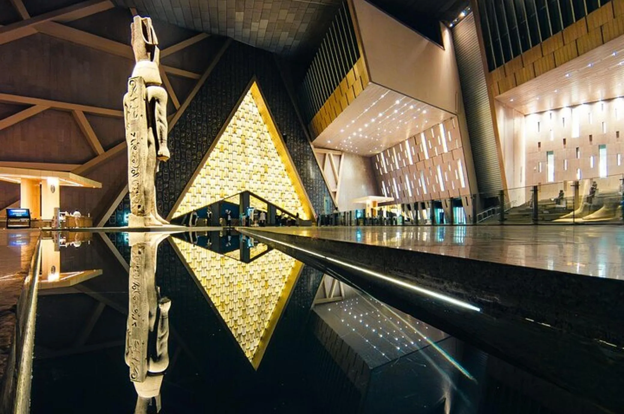 Cairo + Grand Egyptian Museum (Bus)